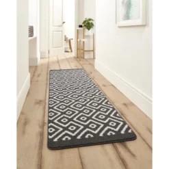 Marvel Diamond Runner