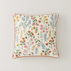 Embroidered Ditsy Floral Cushion -EGLO Shop 30828665 alt02