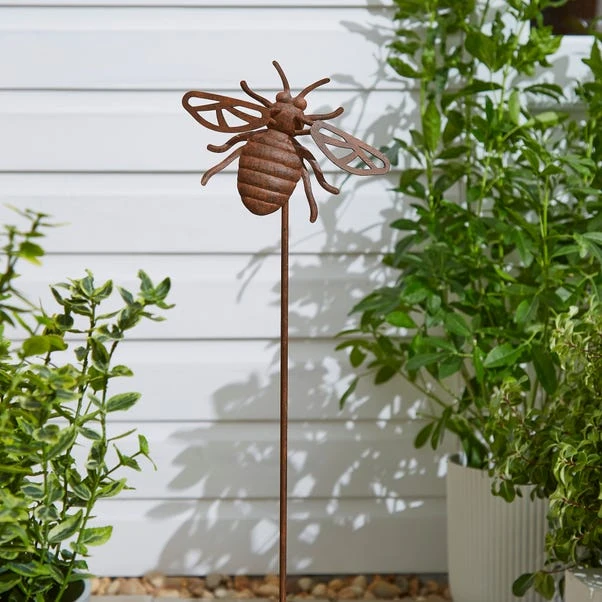 Rusted Iron Bee Stake 1 Rusted Iron Bee Stake