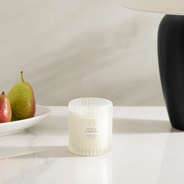 Pear And Gardenia Candle 2 Pear And Gardenia Candle - Image 2