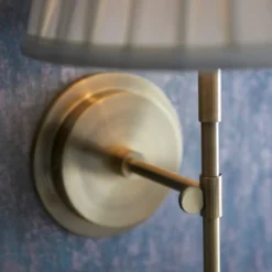 Vogue Holden Traditional Wall Light -EGLO Shop 30912769 alt02