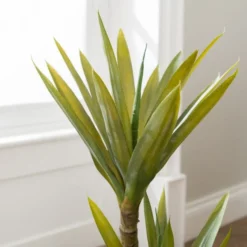 Artificial Yucca Plant In Black Plant Pot -EGLO Shop 30923354 alt02
