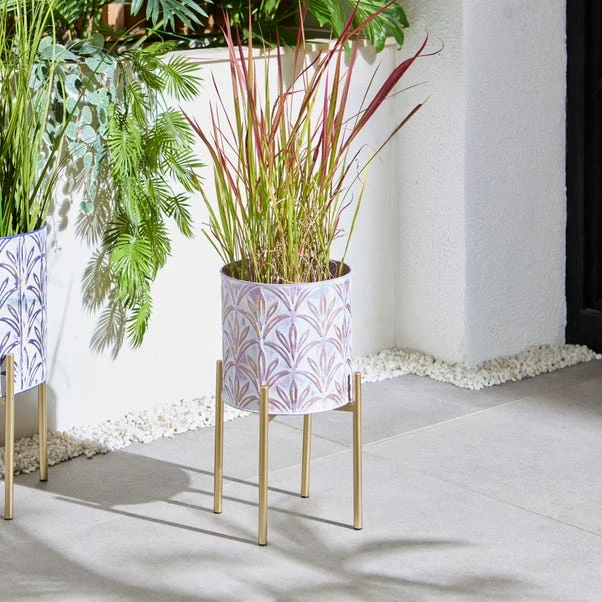 Metal Plant Pot On Gold Stand 1 Metal Plant Pot On Gold Stand