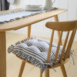 Linford Frill Square Seat Pad