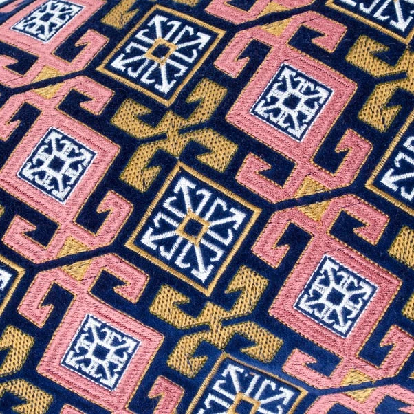 Laurel Luxurious Velvet Rectangular Cushion 4 Laurel Luxurious Velvet Rectangular Cushion - Image 4