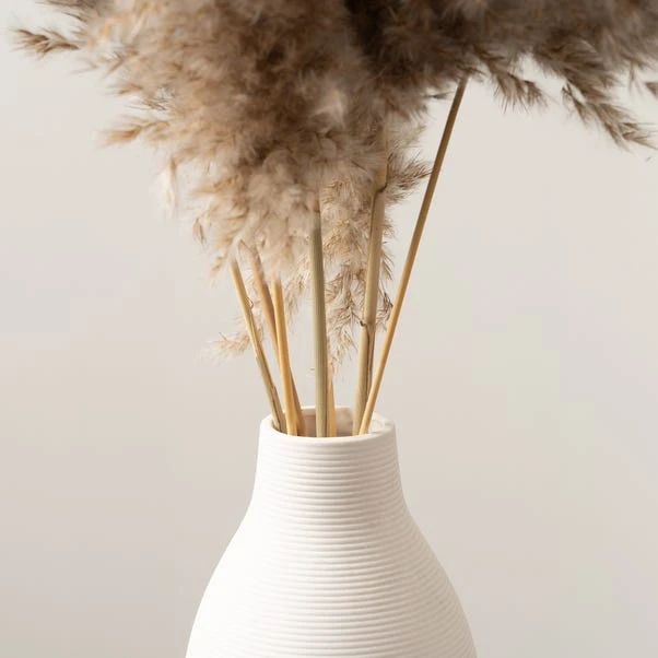 Pampas Grass In Ribbed Ceramic Vase 2 Pampas Grass In Ribbed Ceramic Vase - Image 2