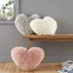 Catherine Lansfield Cuddly Heart Cushion 14 Catherine Lansfield Cuddly Heart Cushion -EGLO Shop 30983280 alt08